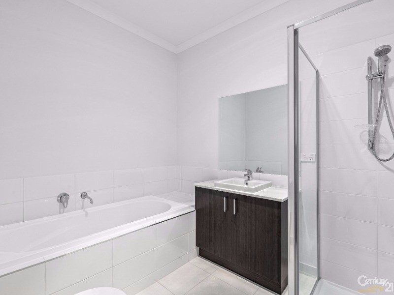 25 Saturn Drive, Truganina VIC 3029