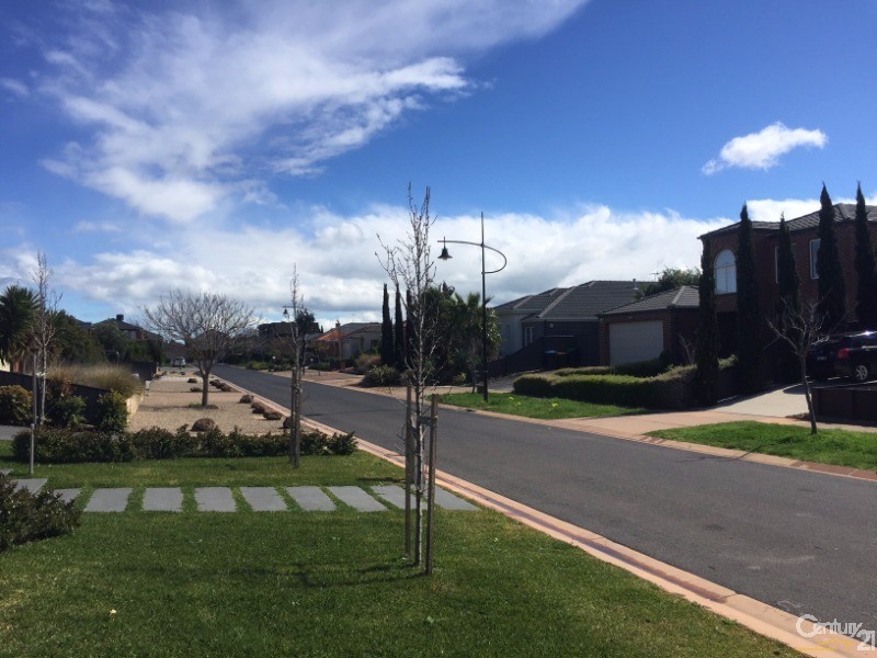 6 Helpmann Avenue, Point Cook VIC 3030