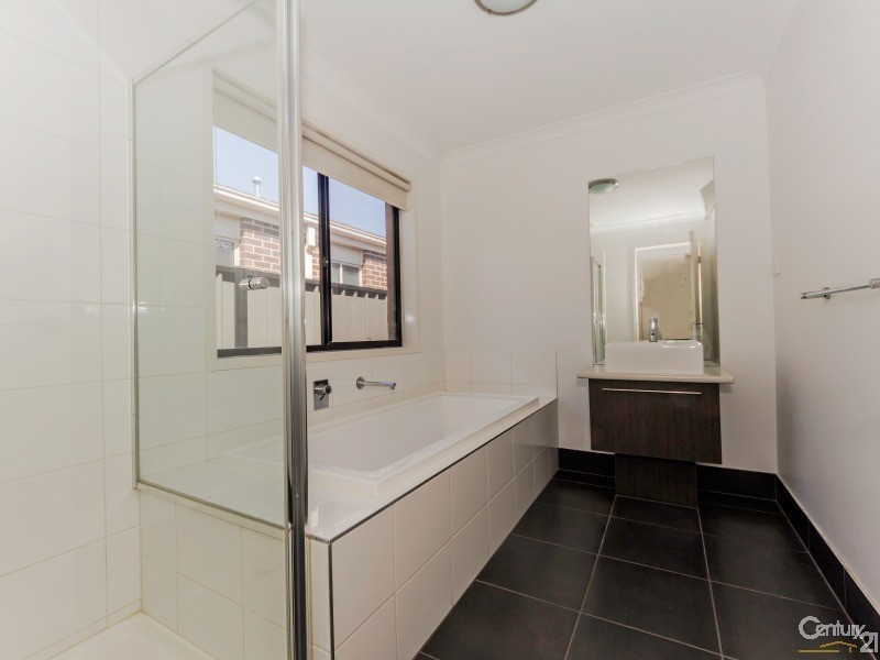 12 Palace Road, Point Cook VIC 3030