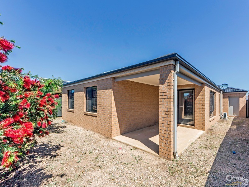 12 Palace Road, Point Cook VIC 3030