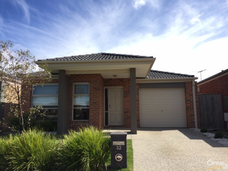 32  Whitecaps Avenue, Point Cook VIC 3030
