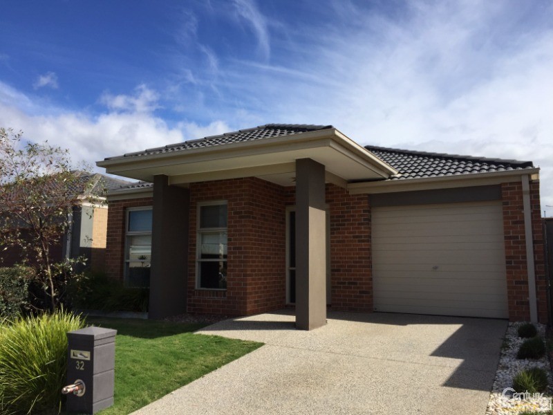 32  Whitecaps Avenue, Point Cook VIC 3030