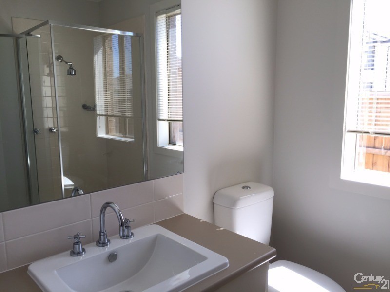 11 Capella Crescent, Williams Landing VIC 3027