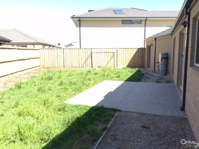 11 Capella Crescent, Williams Landing VIC 3027