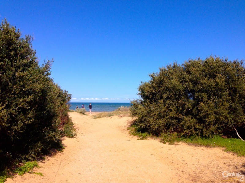 12 Yosemite Street, Point Cook VIC 3030