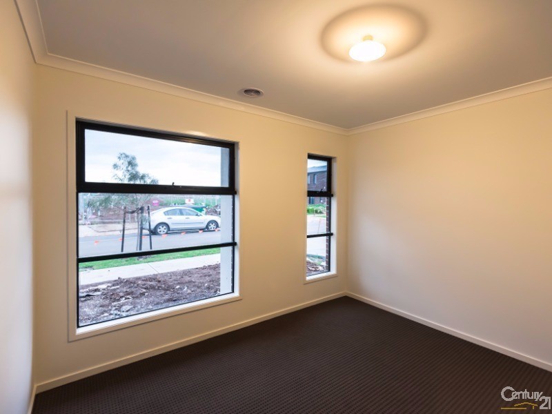 22 Jamaica Street, Point Cook VIC 3030