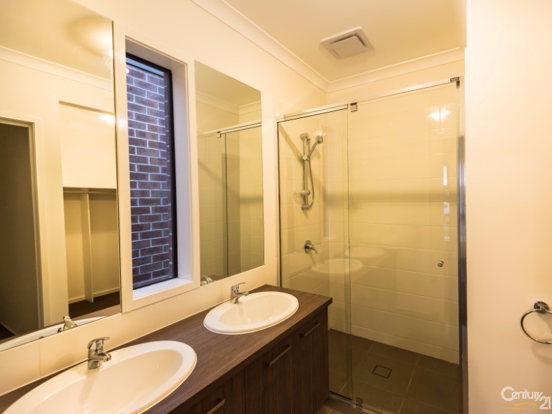 22 Jamaica Street, Point Cook VIC 3030