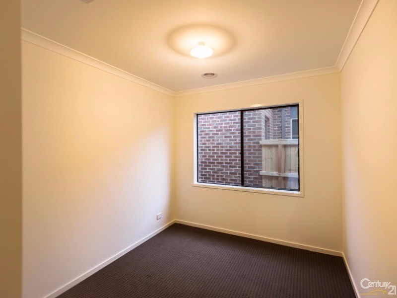 22 Jamaica Street, Point Cook VIC 3030