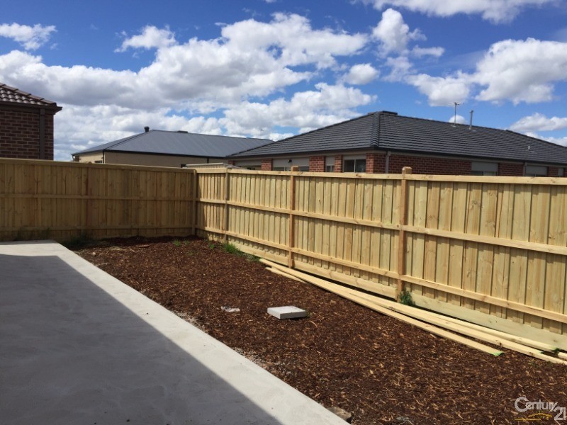 22 Jamaica Street, Point Cook VIC 3030