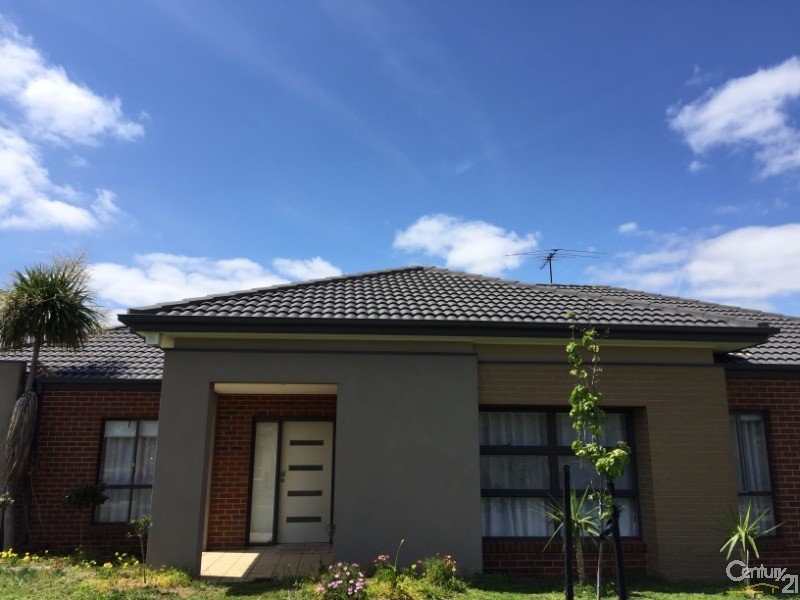 94 Duncombe Parkway, Deer Park VIC 3023