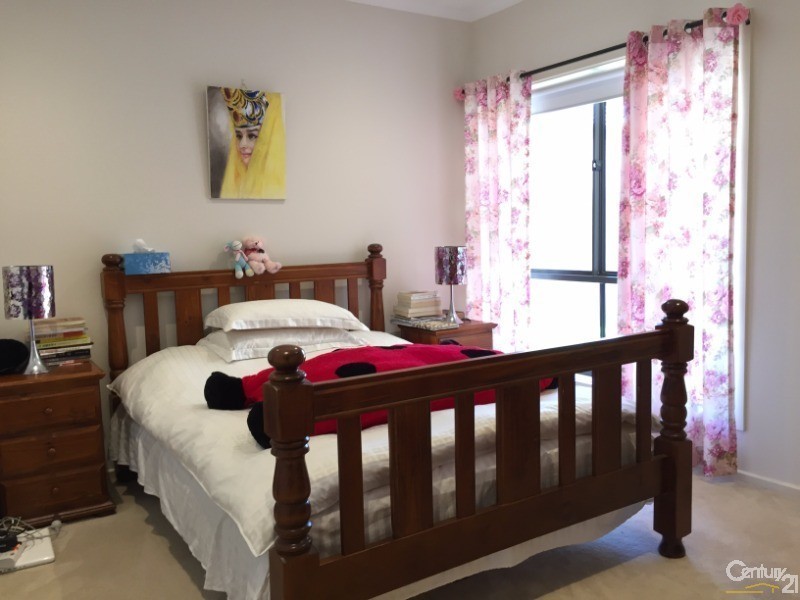 94 Duncombe Parkway, Deer Park VIC 3023