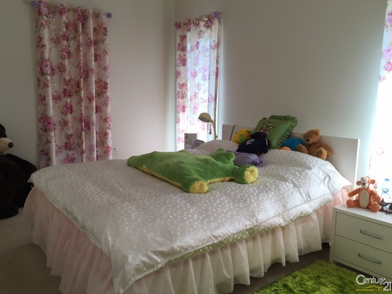 94 Duncombe Parkway, Deer Park VIC 3023