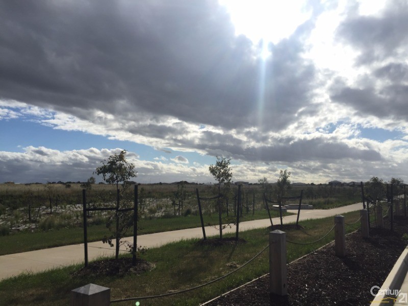 29 Rockgarden Drive, Truganina VIC 3029