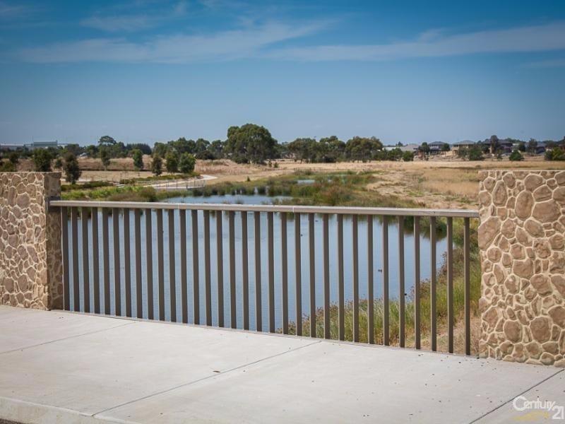 9 Greenbank Way, Point Cook VIC 3030