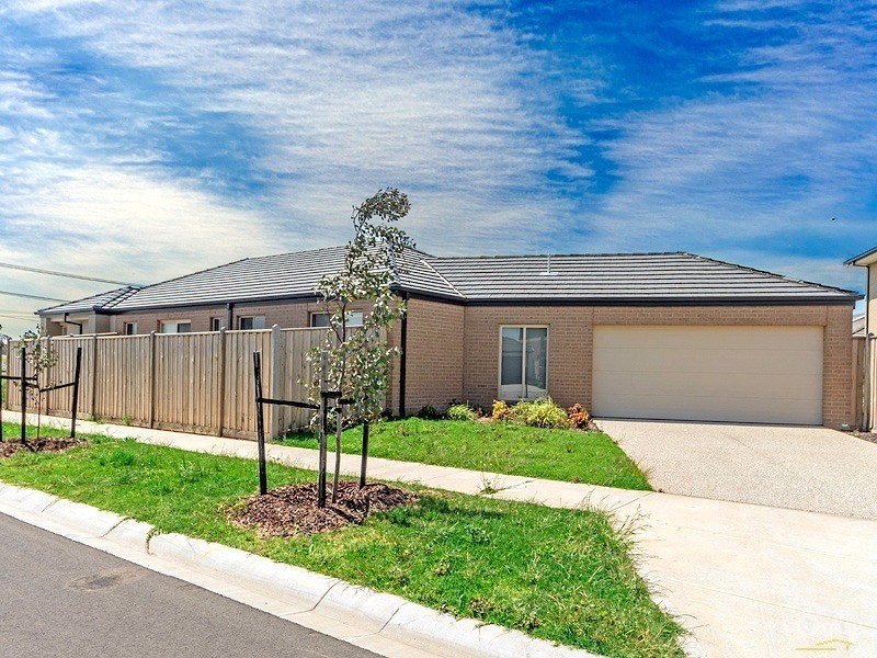 11 Capella Crescent, Williams Landing VIC 3027