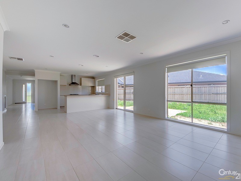 11 Capella Crescent, Williams Landing VIC 3027