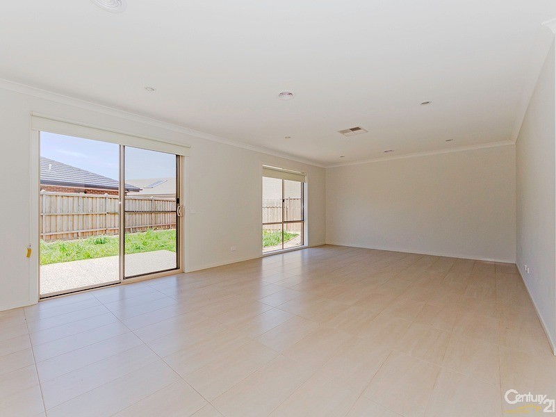 11 Capella Crescent, Williams Landing VIC 3027