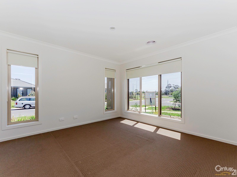 11 Capella Crescent, Williams Landing VIC 3027