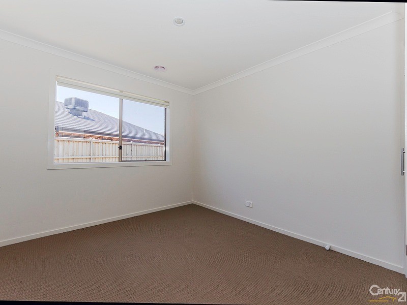 11 Capella Crescent, Williams Landing VIC 3027