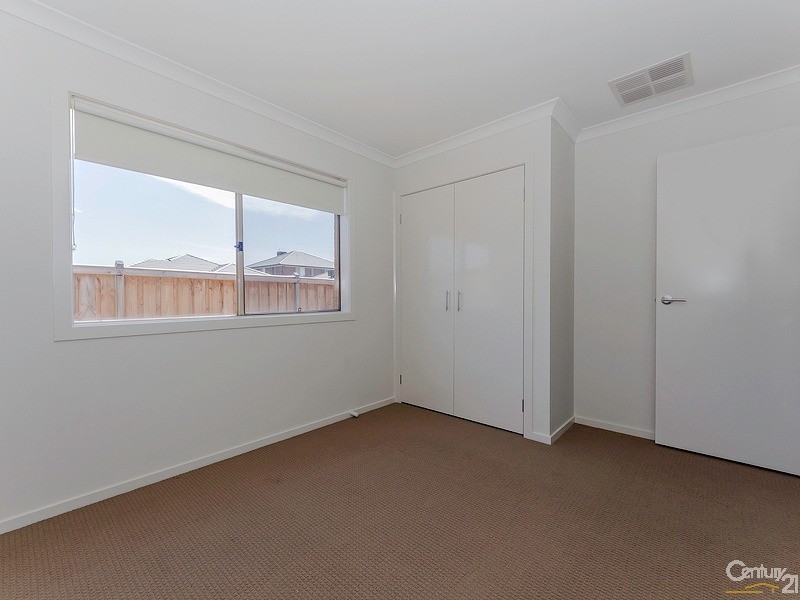 11 Capella Crescent, Williams Landing VIC 3027