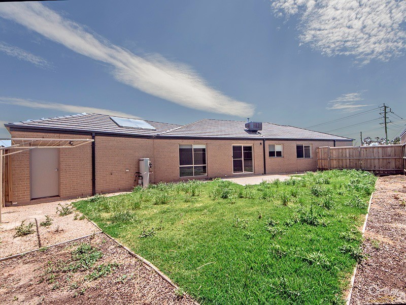 11 Capella Crescent, Williams Landing VIC 3027