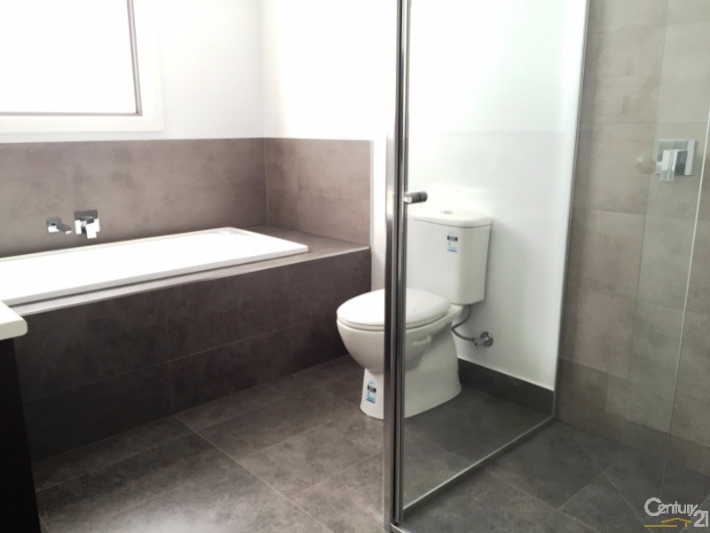 1/7 Lipari Place, Point Cook VIC 3030