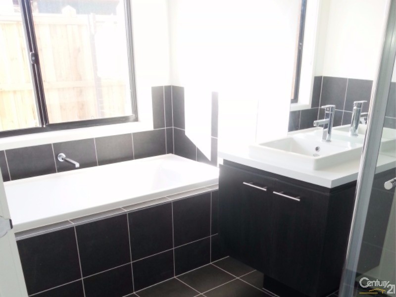 49 Waves Drive, Point Cook VIC 3030