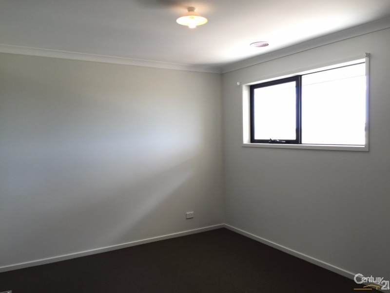 39 Pennsylvania Crescent, Point Cook VIC 3030