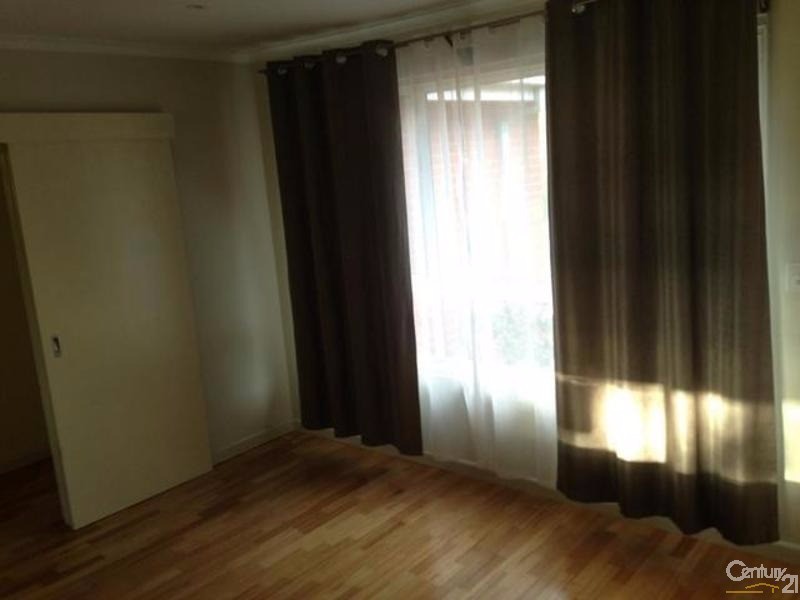 8/3 Mackenzie Street, Cheltenham VIC 3192