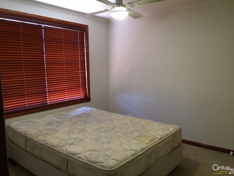 4/10 Windle Court, Truganina VIC 3029