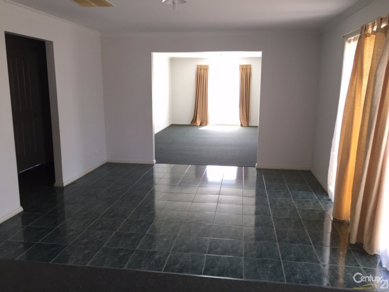 4 Saddle Wynd, Truganina VIC 3029