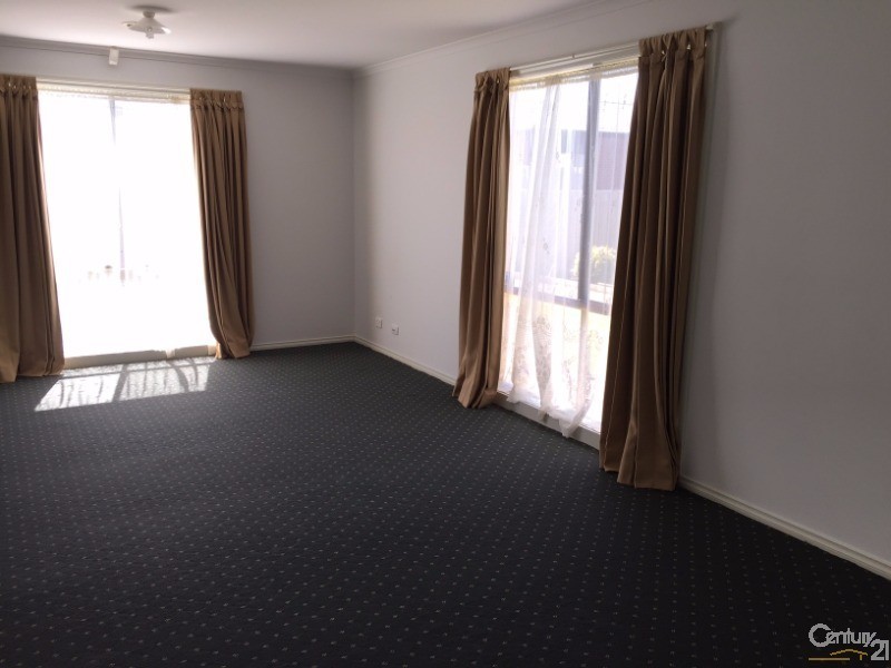 4 Saddle Wynd, Truganina VIC 3029