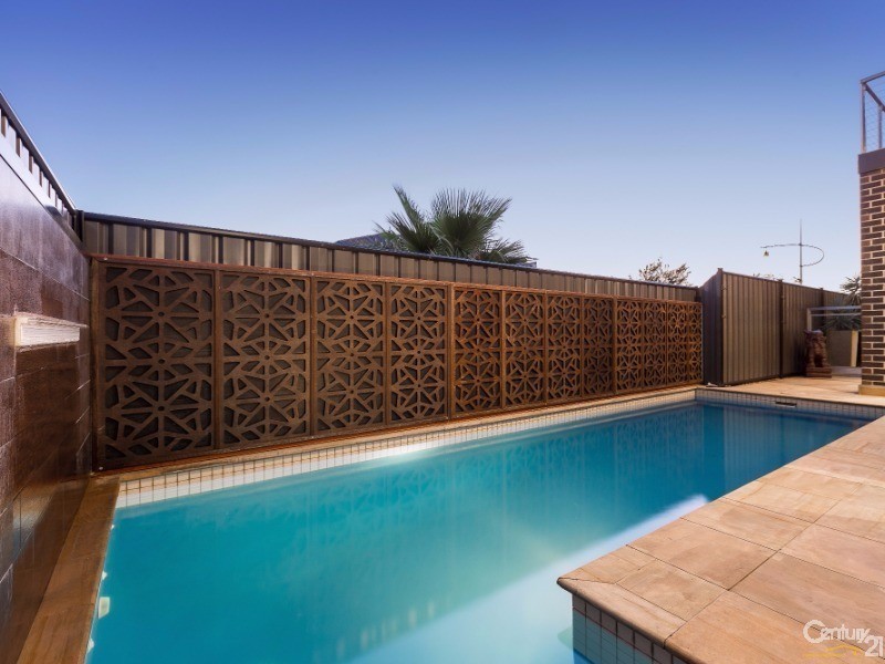 16 Moncrieff Parade, Point Cook VIC 3030