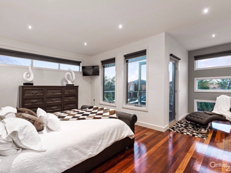 16 Moncrieff Parade, Point Cook VIC 3030