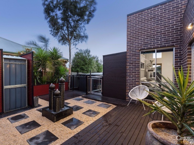 16 Moncrieff Parade, Point Cook VIC 3030