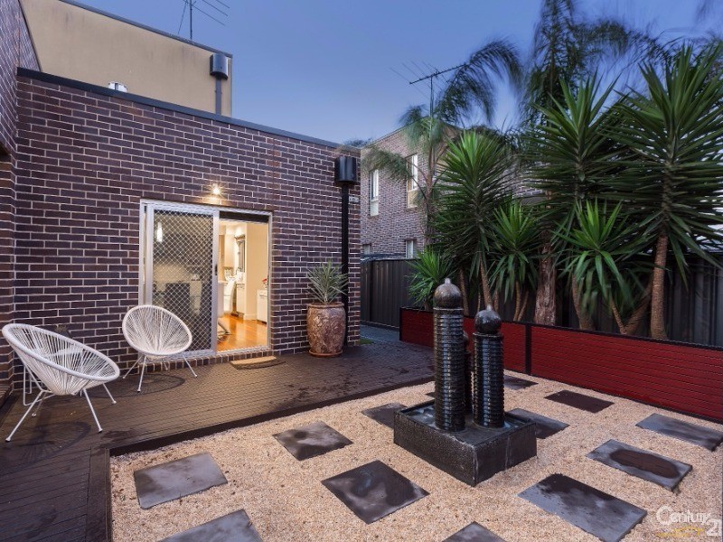 16 Moncrieff Parade, Point Cook VIC 3030