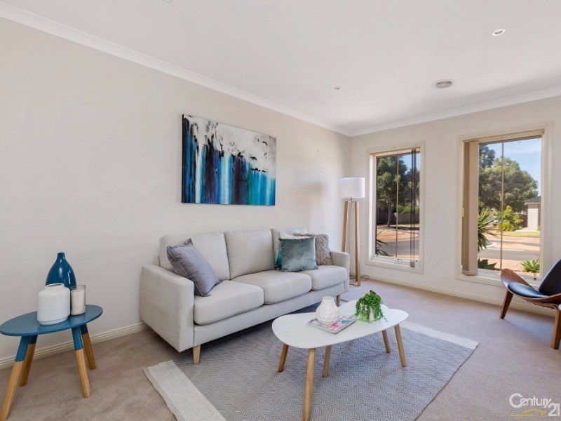 20 The Esplanade, Sanctuary Lakes VIC 3030