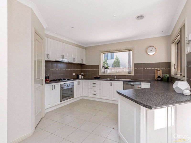 20 The Esplanade, Sanctuary Lakes VIC 3030