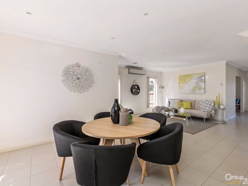 20 The Esplanade, Sanctuary Lakes VIC 3030