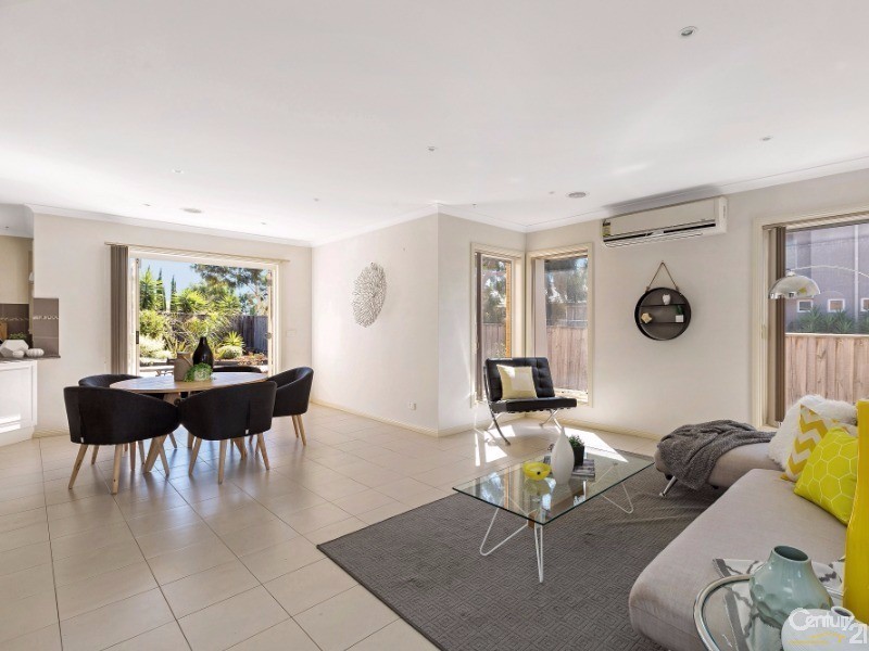 20 The Esplanade, Sanctuary Lakes VIC 3030