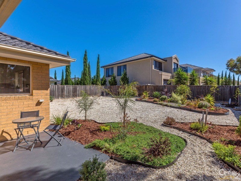20 The Esplanade, Sanctuary Lakes VIC 3030