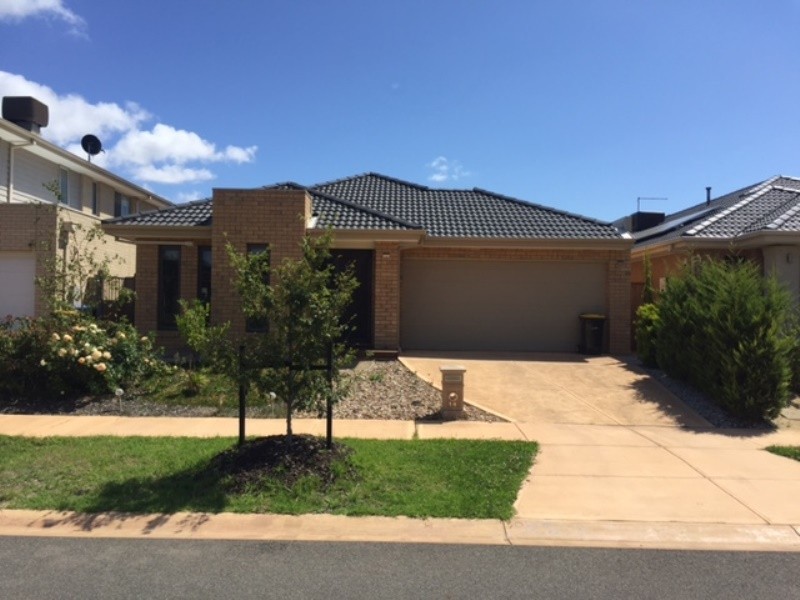 14 Trident Court, Sanctuary Lakes VIC 3030