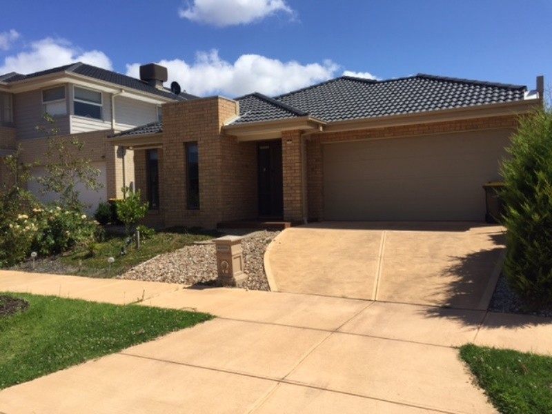 14 Trident Court, Sanctuary Lakes VIC 3030