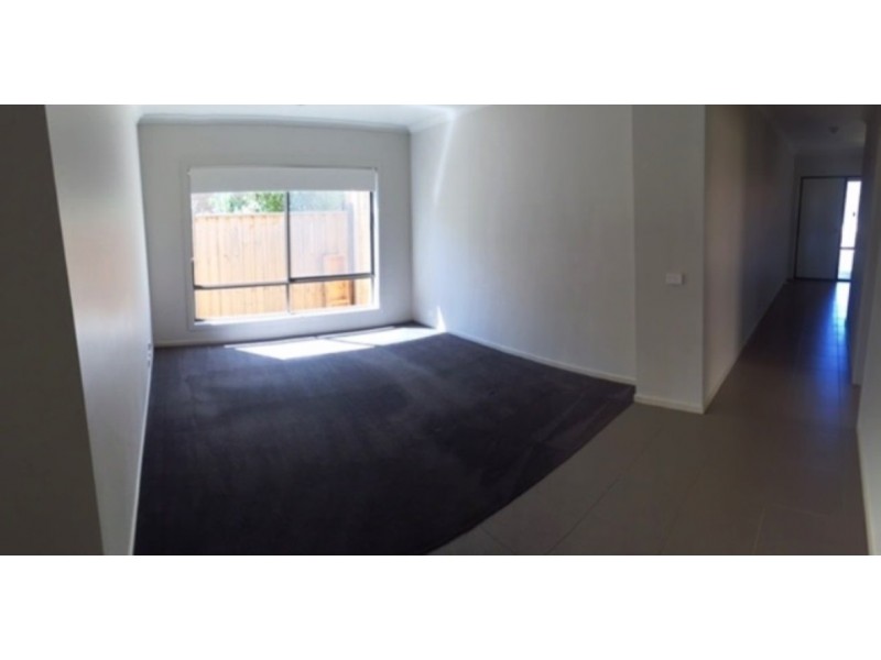 14 Trident Court, Sanctuary Lakes VIC 3030