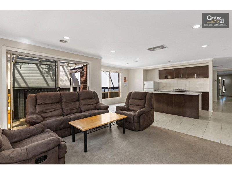 8 Tenerrife Crescent, Point Cook VIC 3030
