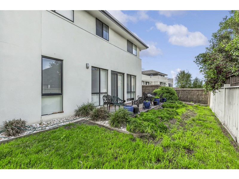 54 Signature Boulevard, Sanctuary Lakes VIC 3030