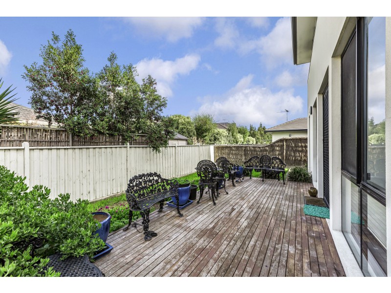 54 Signature Boulevard, Sanctuary Lakes VIC 3030