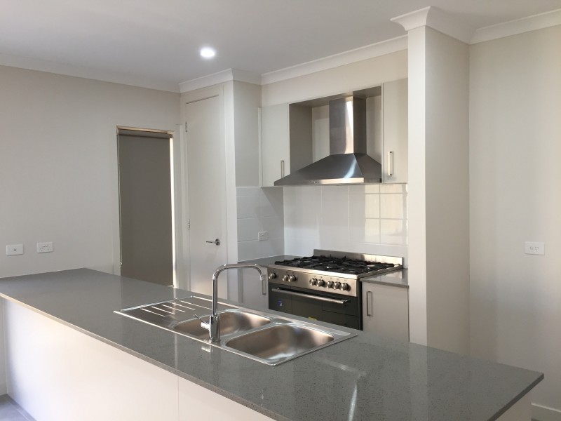 6 Osmund Crescent, Point Cook VIC 3030