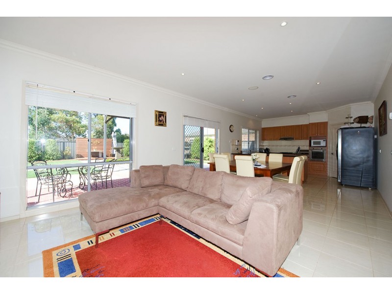 21 Helpmann Avenue, Point Cook VIC 3030