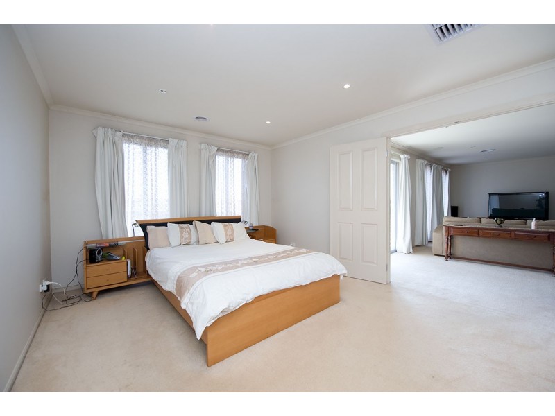 21 Helpmann Avenue, Point Cook VIC 3030